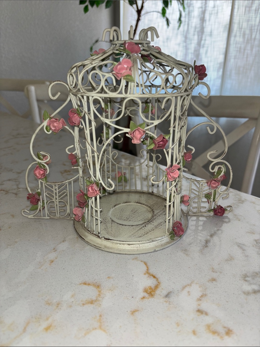 PartyLite Rose Garden Gazebo
with Pink Rose Accents